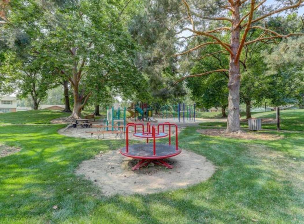 Experience Nirvana With Artwork Collections From Around The Globe Located In Lakewood Neighborhood In Se Boise Next To A Park, Minutes From Bown Crossing And The Boise River, 10 Minutes To Downtown, 4 Beds, Sleeps 8, Pets Welcome In Large Fenced In Y Экстерьер фото