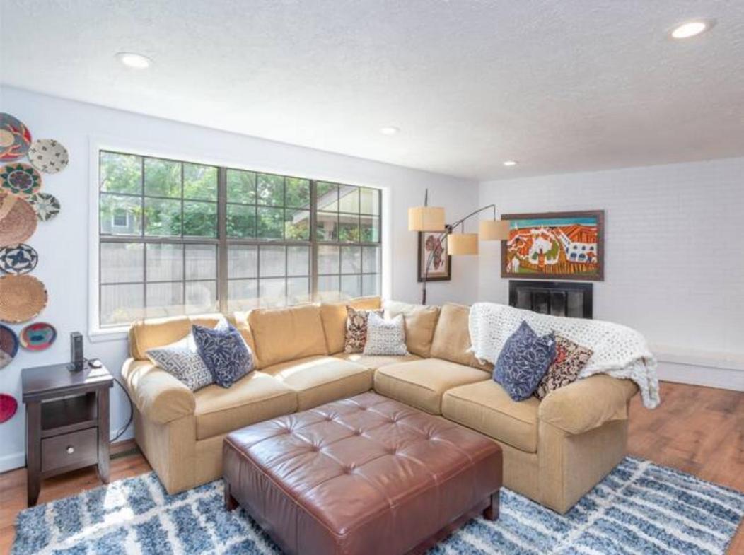 Experience Nirvana With Artwork Collections From Around The Globe Located In Lakewood Neighborhood In Se Boise Next To A Park, Minutes From Bown Crossing And The Boise River, 10 Minutes To Downtown, 4 Beds, Sleeps 8, Pets Welcome In Large Fenced In Y Экстерьер фото