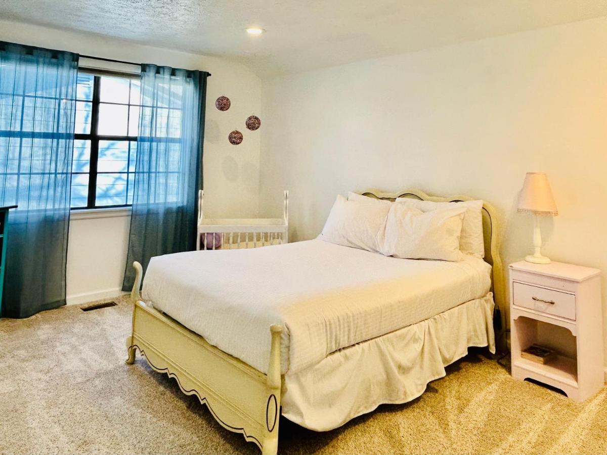 Experience Nirvana With Artwork Collections From Around The Globe Located In Lakewood Neighborhood In Se Boise Next To A Park, Minutes From Bown Crossing And The Boise River, 10 Minutes To Downtown, 4 Beds, Sleeps 8, Pets Welcome In Large Fenced In Y Экстерьер фото
